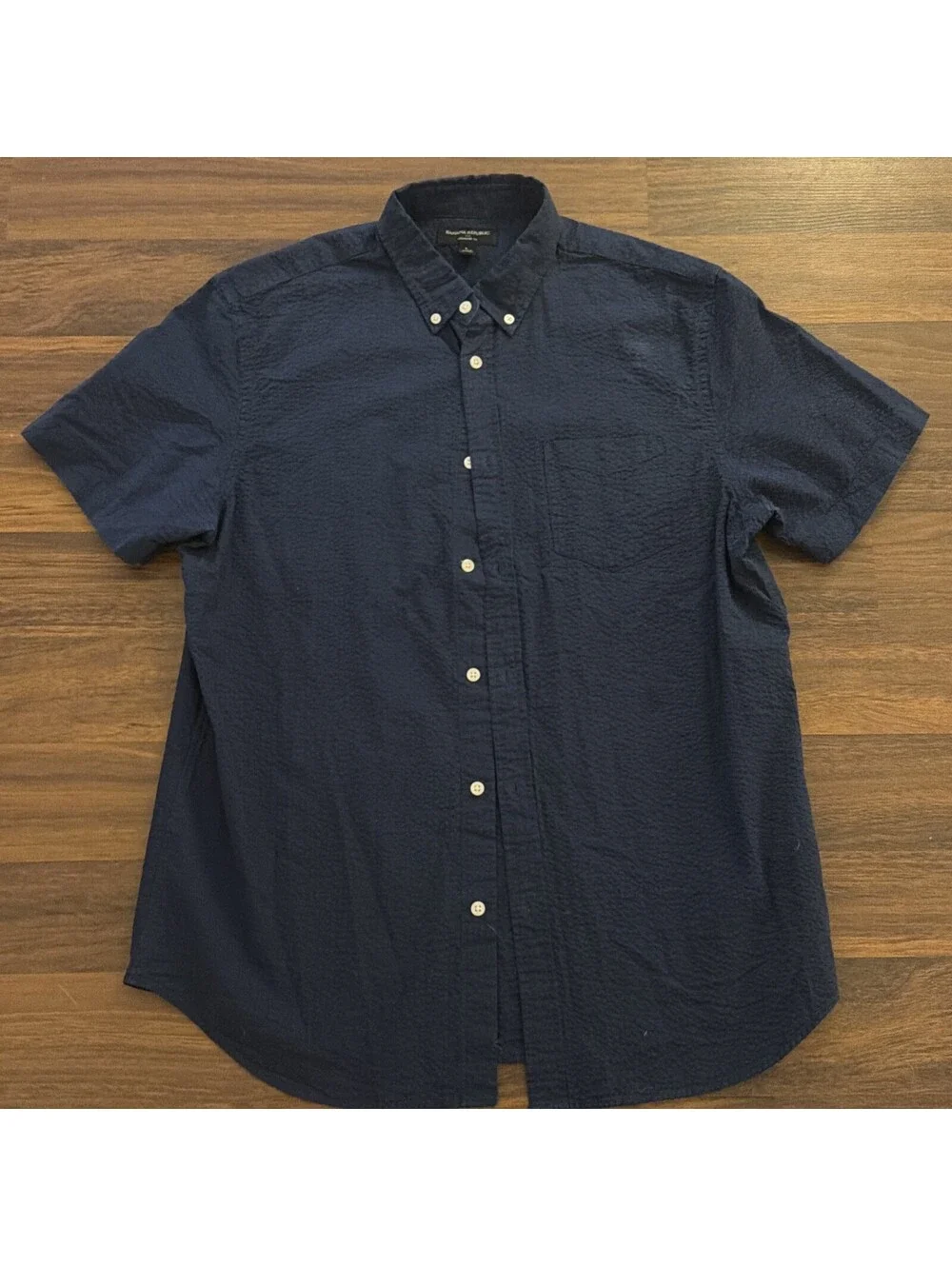 Banana Republic Standard Fit Blue Seer Sucker Button Short Sleeve Shirt Men's L